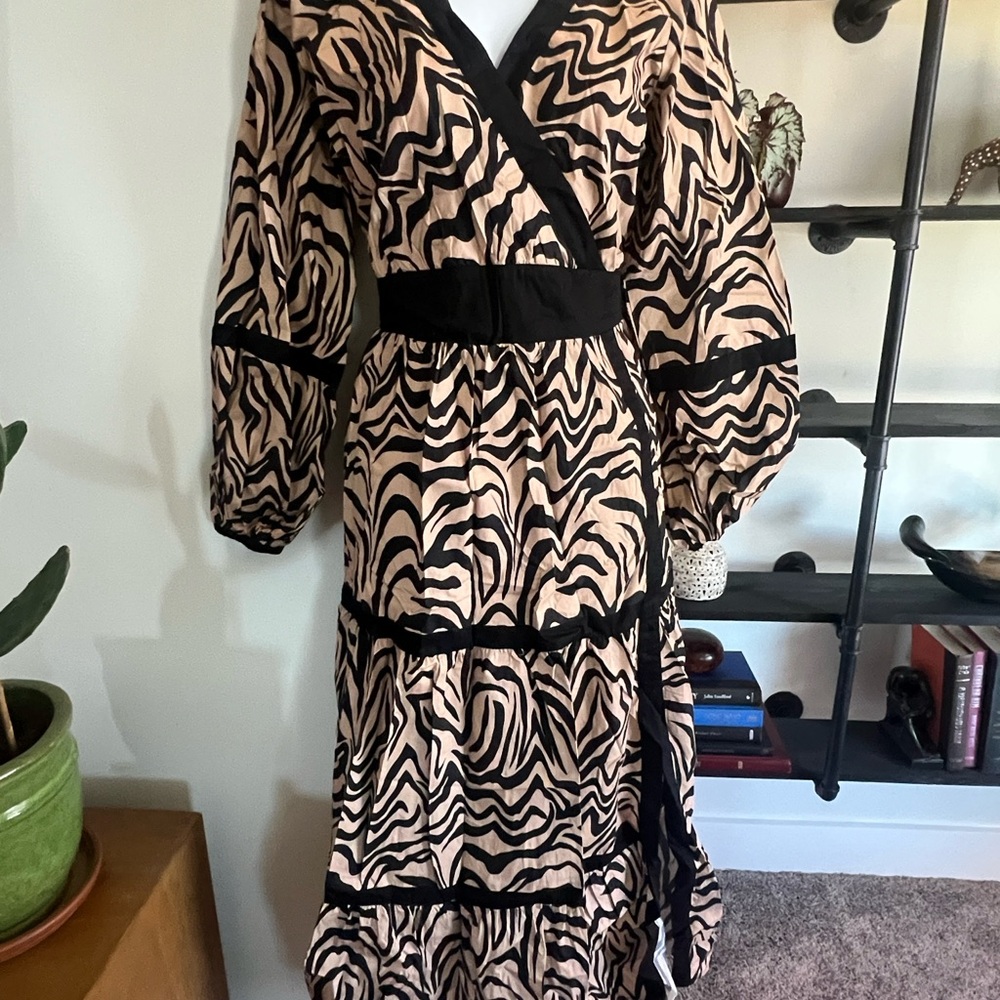 Lost + Wander Black and Tan Cocktail Sundress with V-Neck